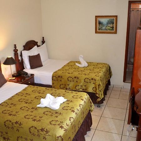 Hotel Villa Florencia Zona Rosa サンサルバドル エクステリア 写真