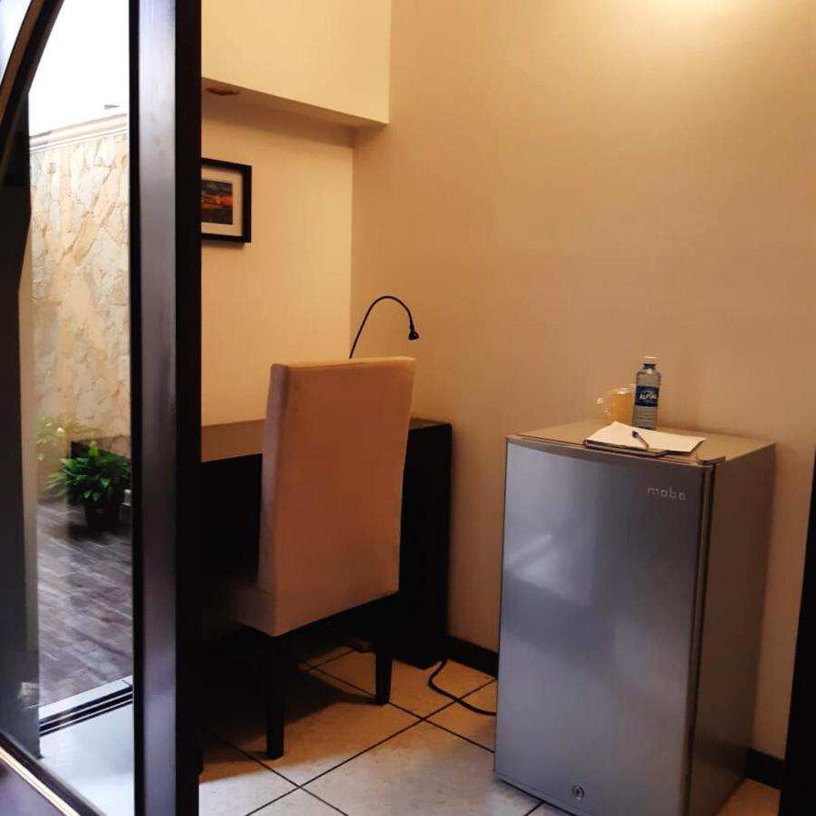 Hotel Villa Florencia Zona Rosa サンサルバドル エクステリア 写真
