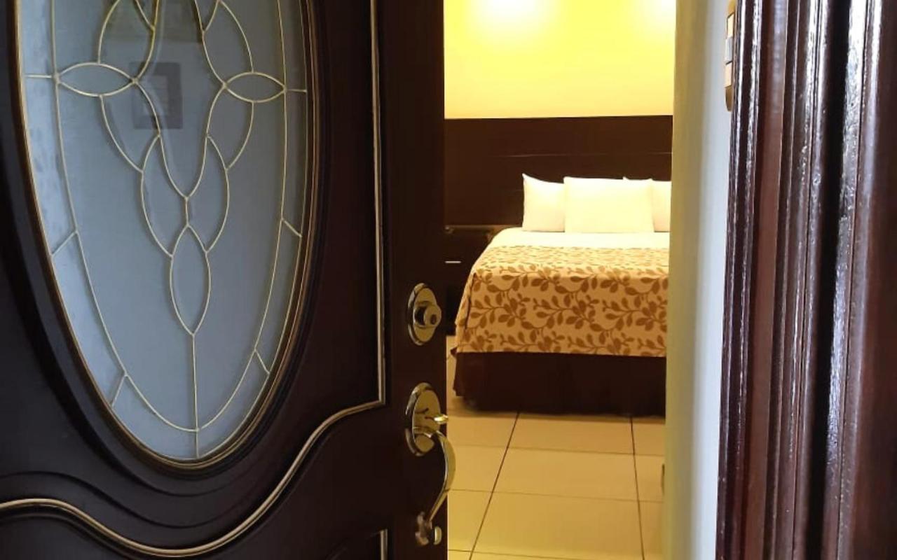 Hotel Villa Florencia Zona Rosa サンサルバドル エクステリア 写真