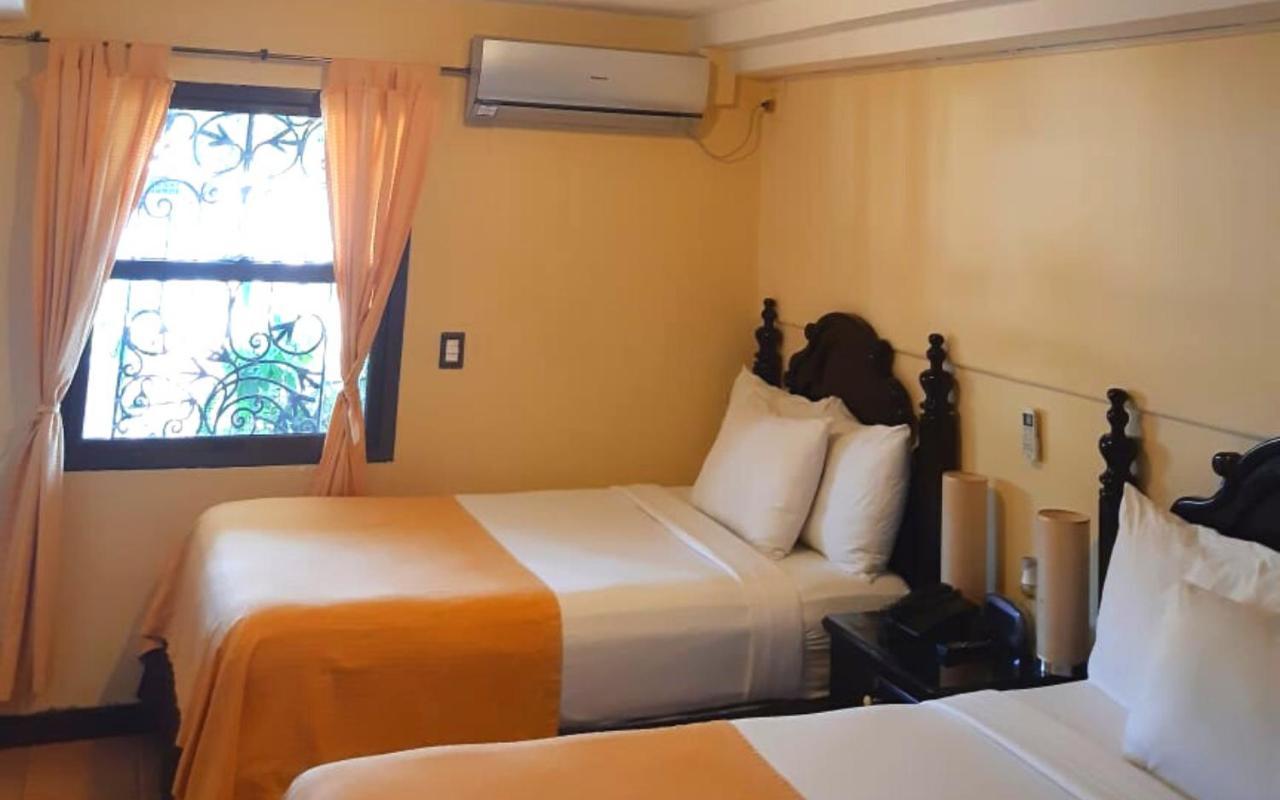 Hotel Villa Florencia Zona Rosa サンサルバドル エクステリア 写真
