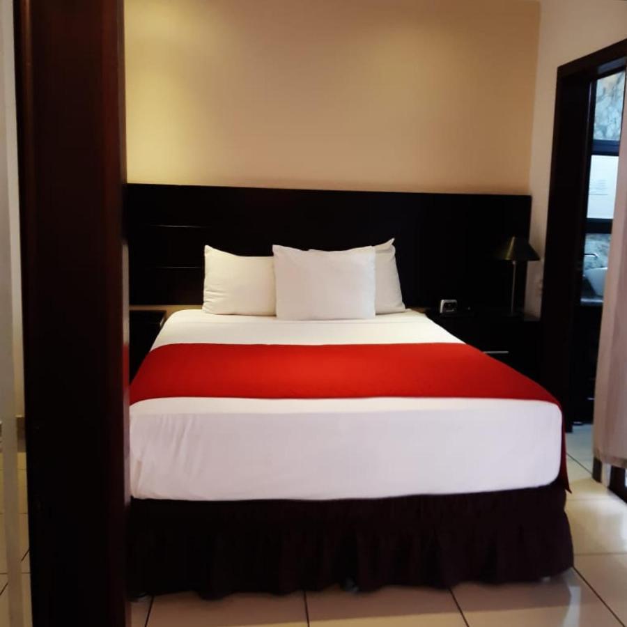 Hotel Villa Florencia Zona Rosa サンサルバドル エクステリア 写真