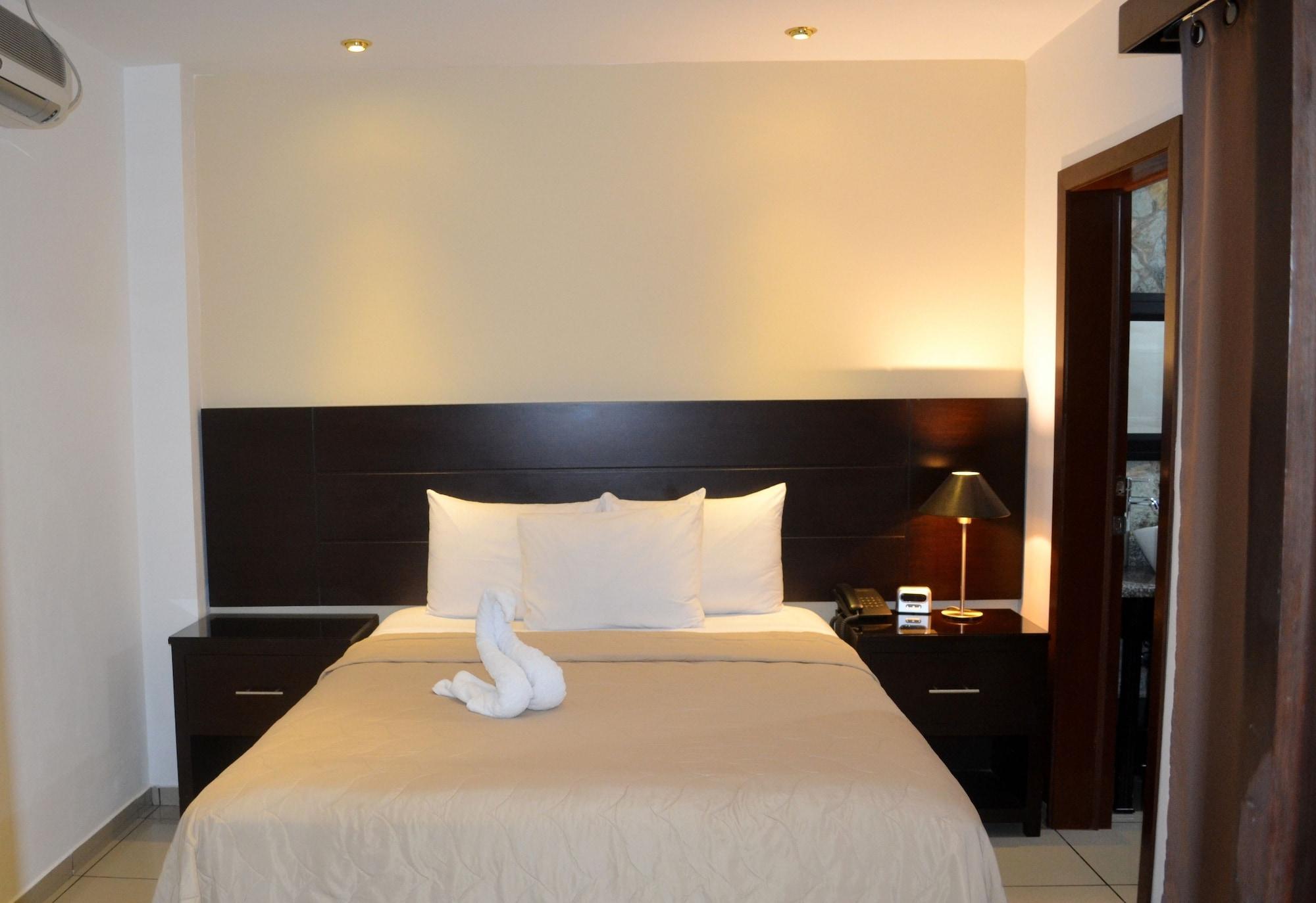Hotel Villa Florencia Zona Rosa サンサルバドル エクステリア 写真