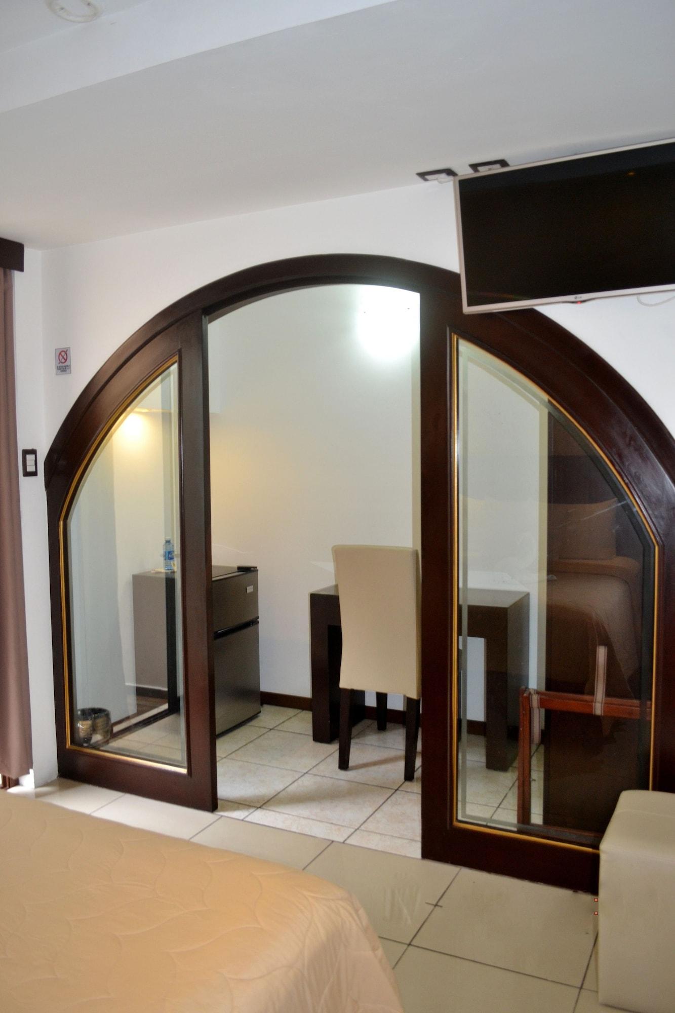 Hotel Villa Florencia Zona Rosa サンサルバドル エクステリア 写真