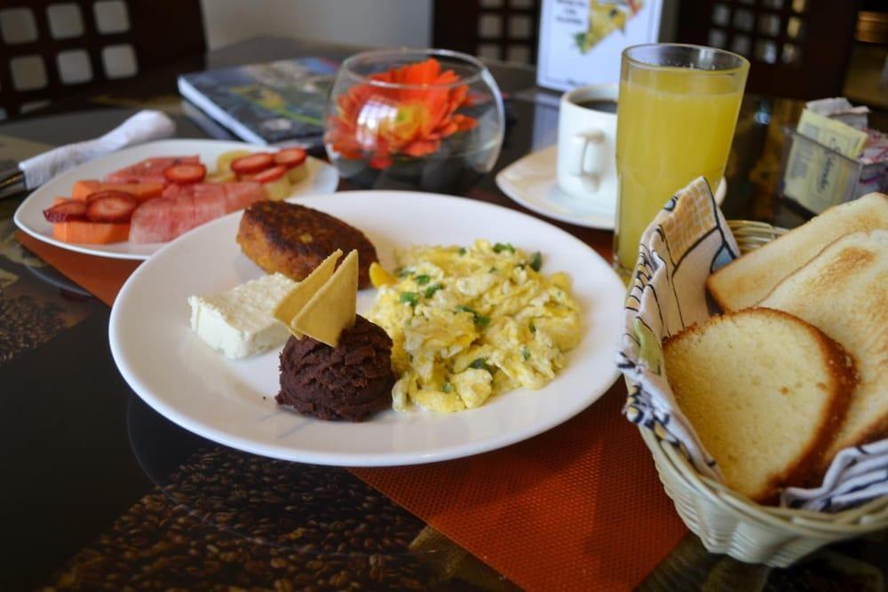 Hotel Villa Florencia Zona Rosa サンサルバドル エクステリア 写真