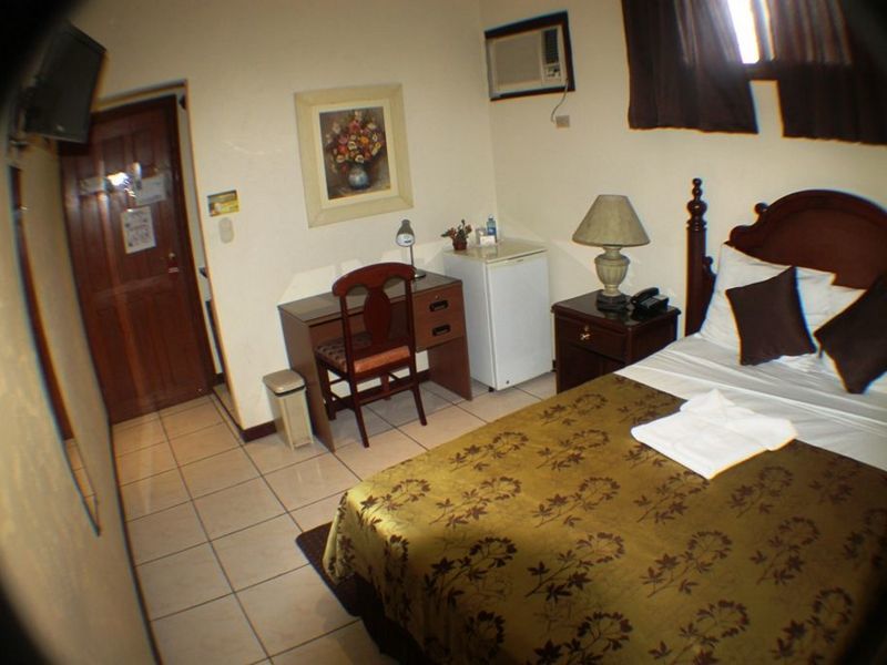 Hotel Villa Florencia Zona Rosa サンサルバドル エクステリア 写真