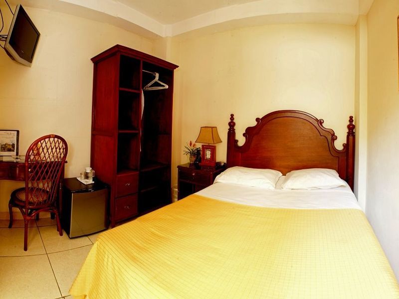 Hotel Villa Florencia Zona Rosa サンサルバドル エクステリア 写真